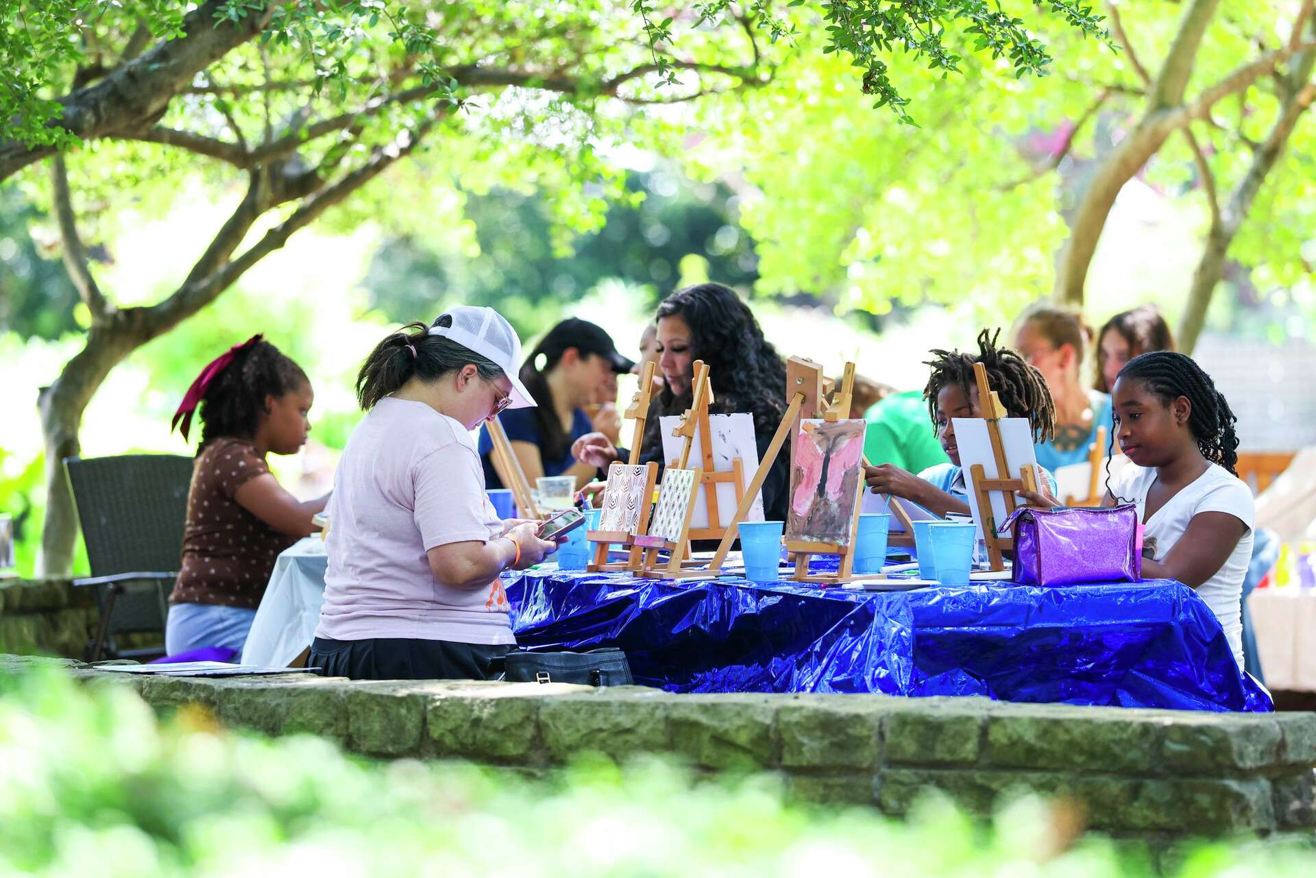 Oak Cliff nonprofit blends science and arts for back-to-school festiva (5 sources)
