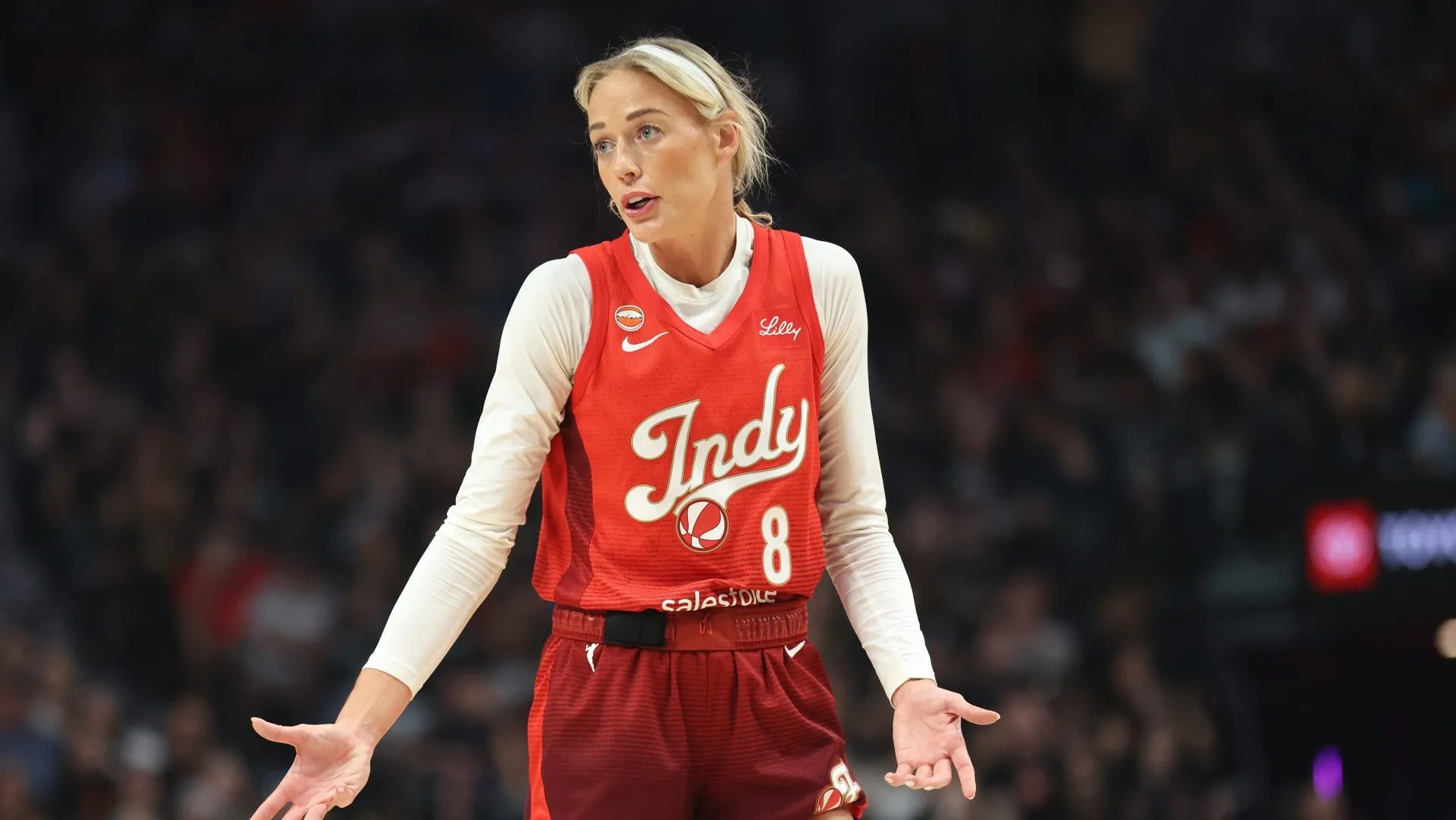 WNBAが「バスケットボールへの回帰」を模索する一方、プロ女子スポーツ界では政治的論争や選手規律の問題も浮上