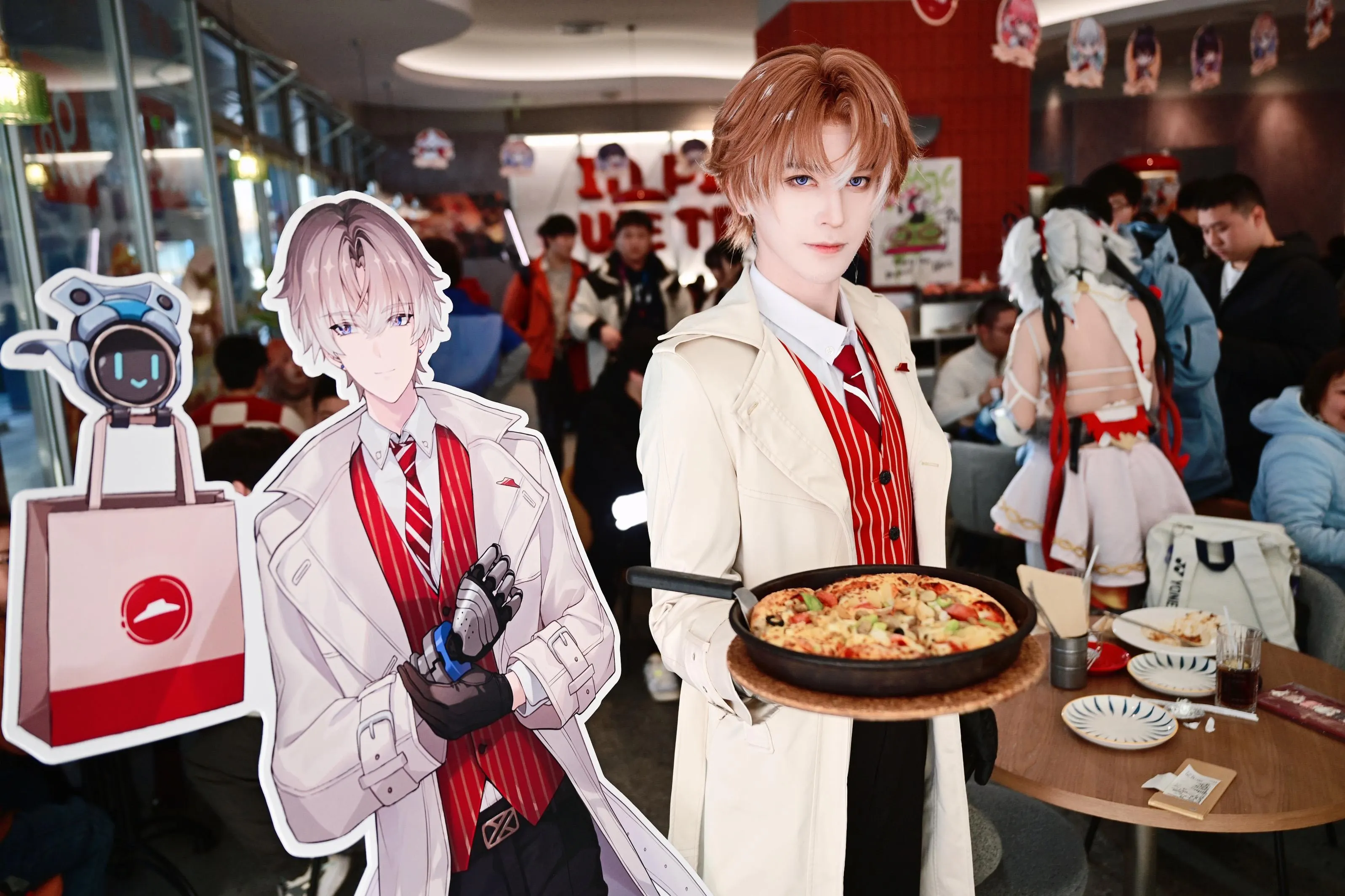 Yum China Boosts Shares After Taking Control of Local Pizza Hut; Global Parent Divests Assets