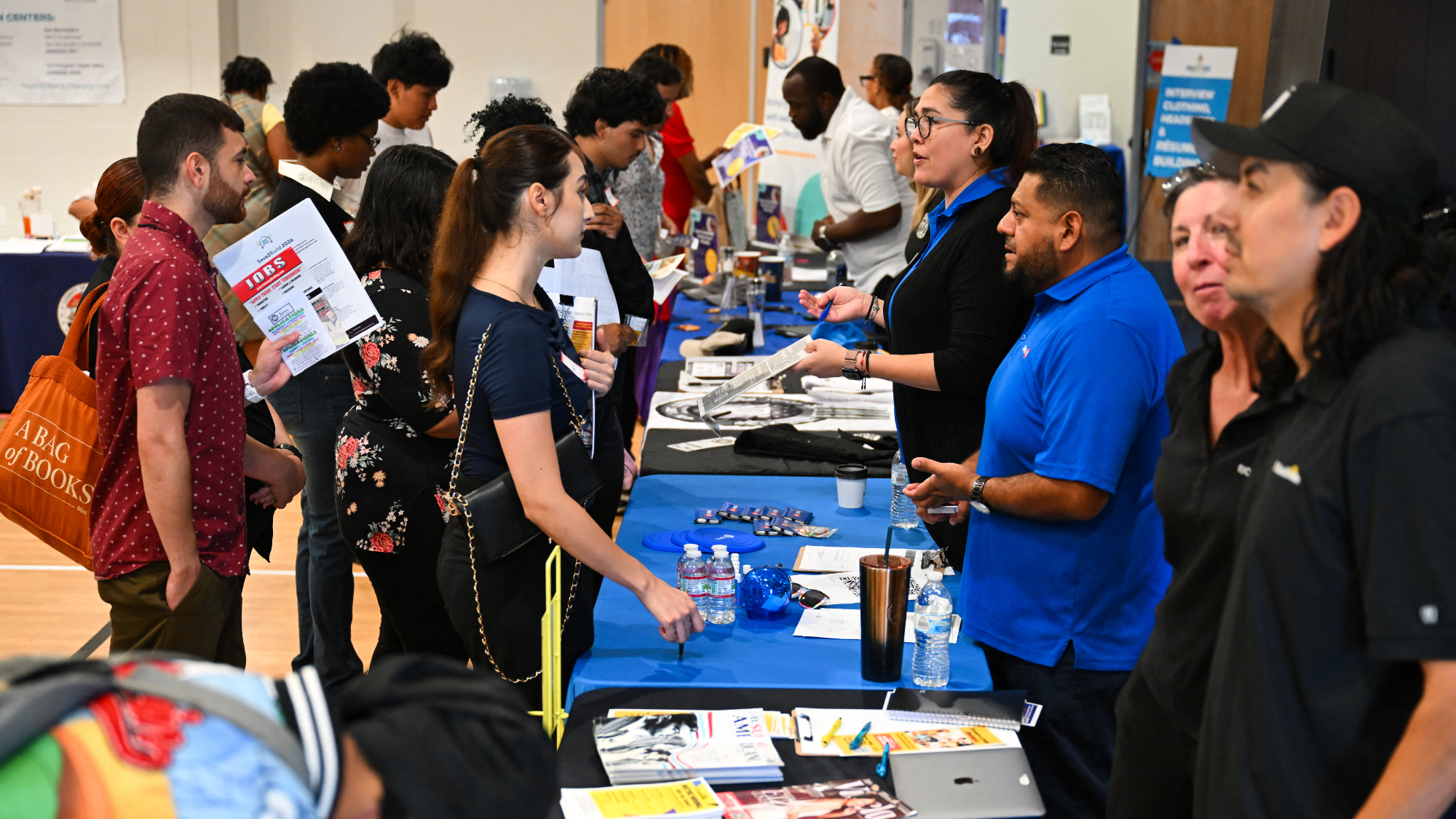 U.S. Sheds Jobs in July; Weak Payroll Data Fuels Questions Over Fed Rate Hike